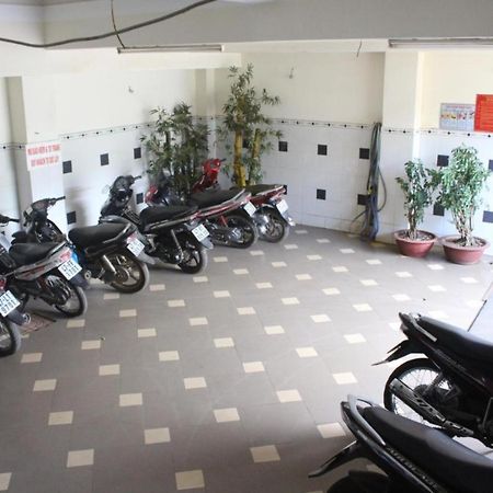Phuong Huy Hotel Buôn Ma Thuột Exteriör bild
