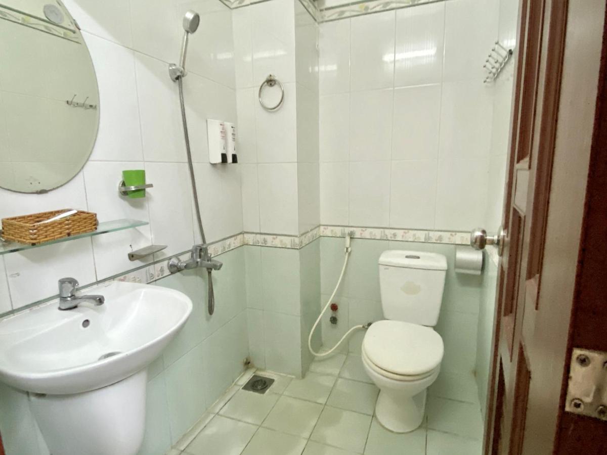 Phuong Huy Hotel Buôn Ma Thuột Exteriör bild